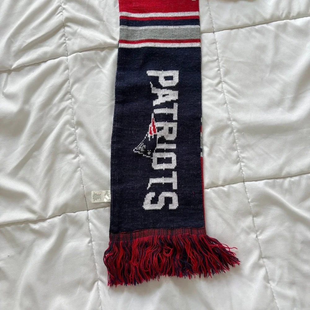Forever Collectibles New England Patriots NFL Knit Scarf Navy Blue Red Fringe